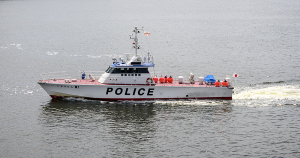 横浜水上警察署の警備艇「神１しょうなん」