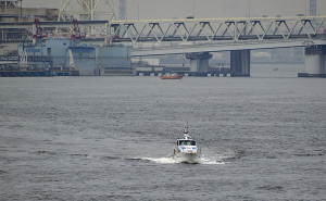 横浜水上警察署の警備艇「神６ みうら」