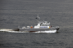 海上保安庁の警備艇「CL36 きりかぜ」