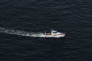 神奈川県警・横浜水上警察署の警備艇「神６ みうら」