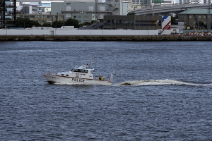 神奈川県警・横浜水上警察署の警備艇「神６ みうら」