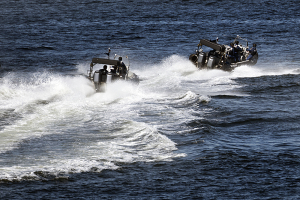 海上保安庁の テロ容疑船捕捉制圧訓練