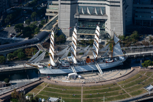 帆船日本丸の総帆展帆＆満船飾