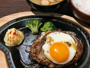 びっくりドンキーのエッグバーグステーキ